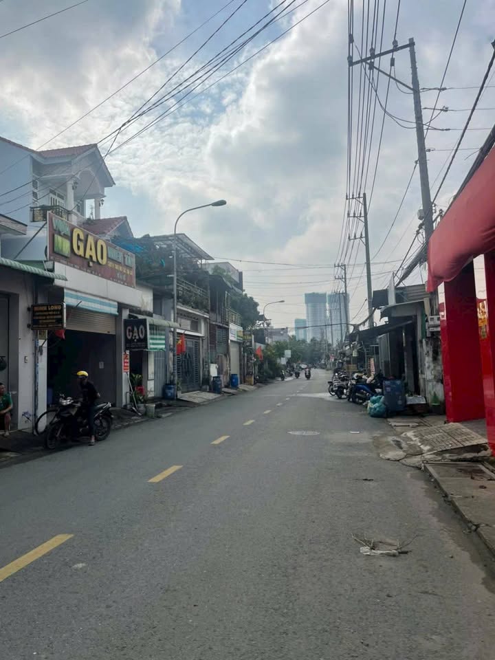 Nhà phố Dĩ An 151m² giá 8 tỷ - Mặt tiền đường Đông Minh, gần BigC!