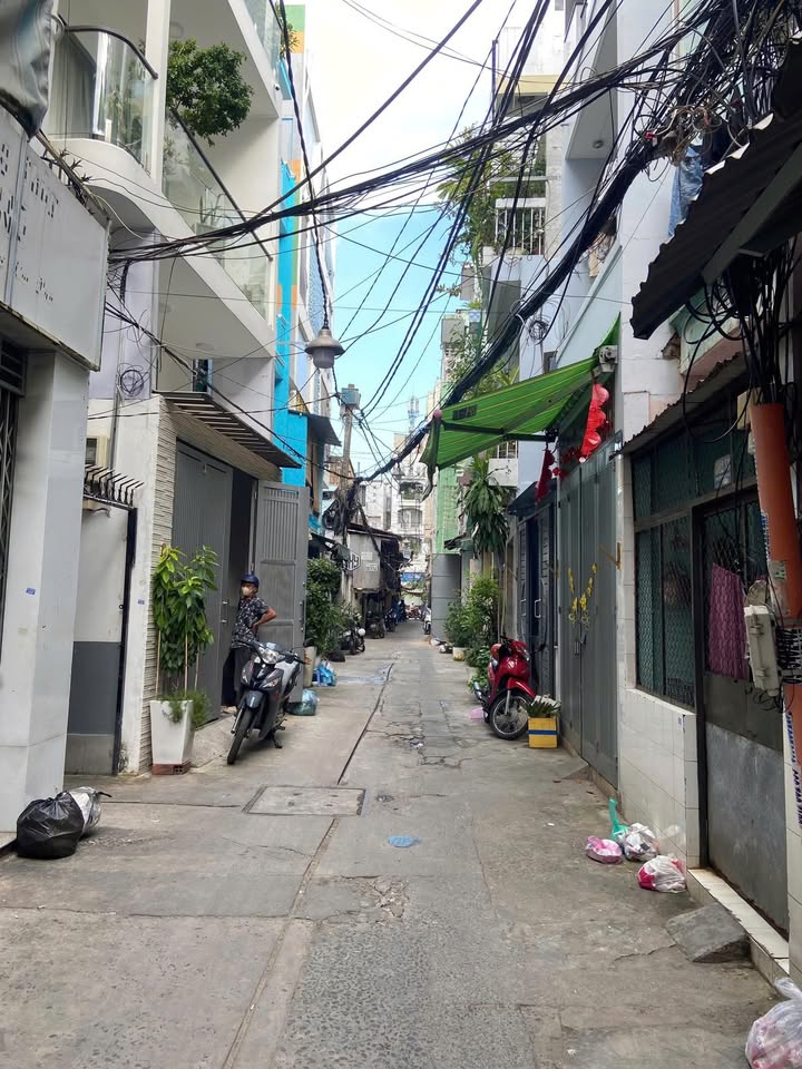 Nhà 5 tầng Nguyễn Đình Chiểu, Q3 - Diện tích 30m², giá 7.5 tỷ - Cơ hội vàng đầu tư!