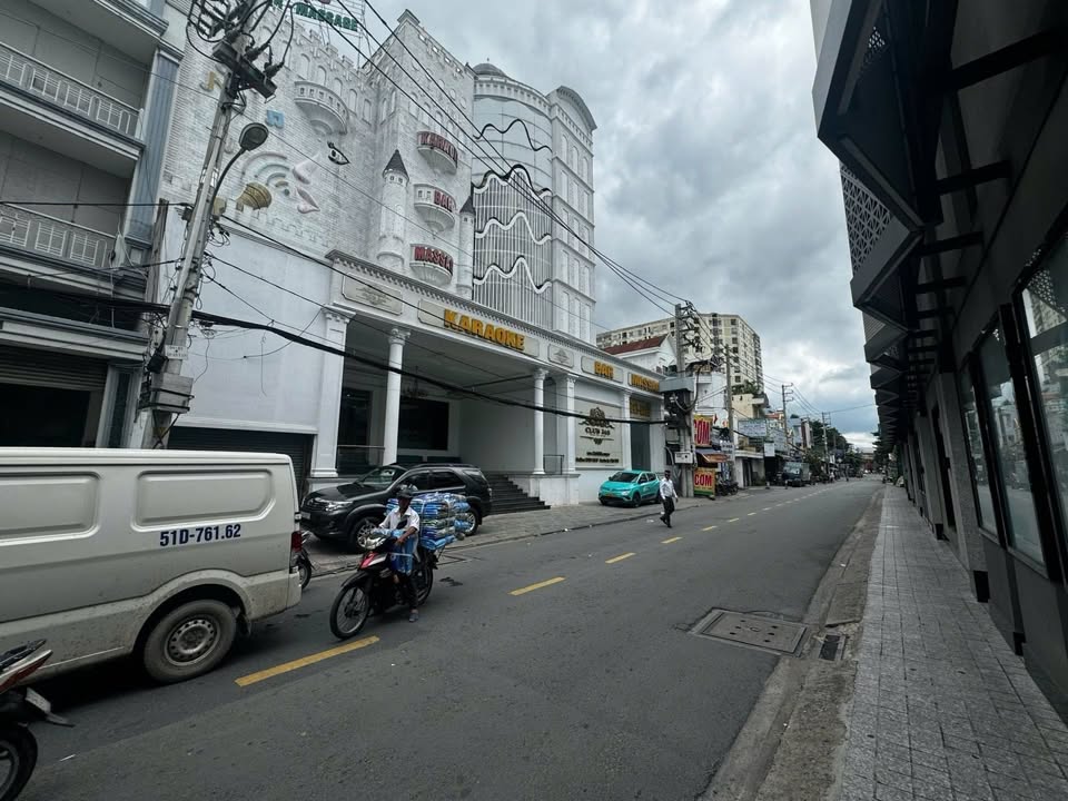Bán Toà Karaoke, Massage, Club 368 - Mặt tiền Trung Mỹ Tây 2A, Quận 12 - Cơ hội đầu tư vàng!