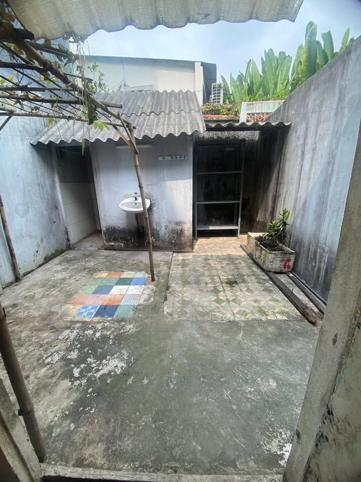 Nhà cấp 4 Hẻm 4M Thành Thái, Quận 10 - 68m² giá 9.8 tỷ - Tiện ích đầy đủ!