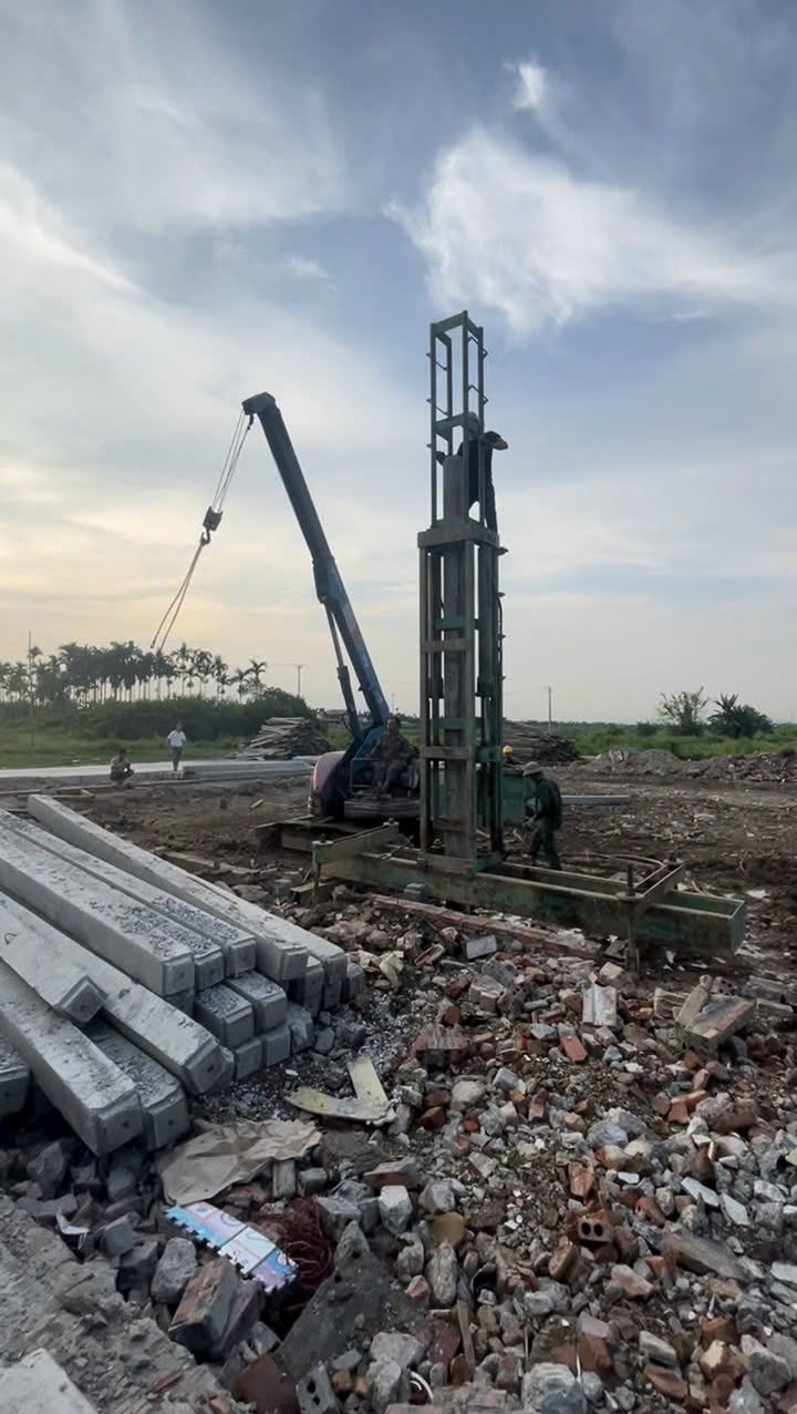 Nhà 3 tầng thôn Chùa Hoa Động 73m² giá 3 tỷ - Thiết kế tân cổ điển, sẵn sàng vào ở!