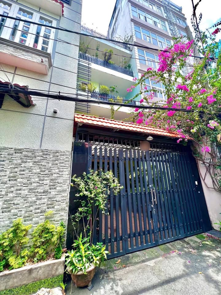 Nhà 4 tầng Nguyễn Gia Trí 124m² giá 18 tỷ - Chính chủ, sổ hồng hoàn công!