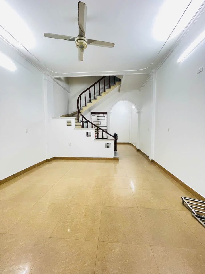 Nhà cho thuê 3 tầng tại Phường Bồ Xuyên, Thái Bình - Giá chỉ 4.5 triệu/tháng!