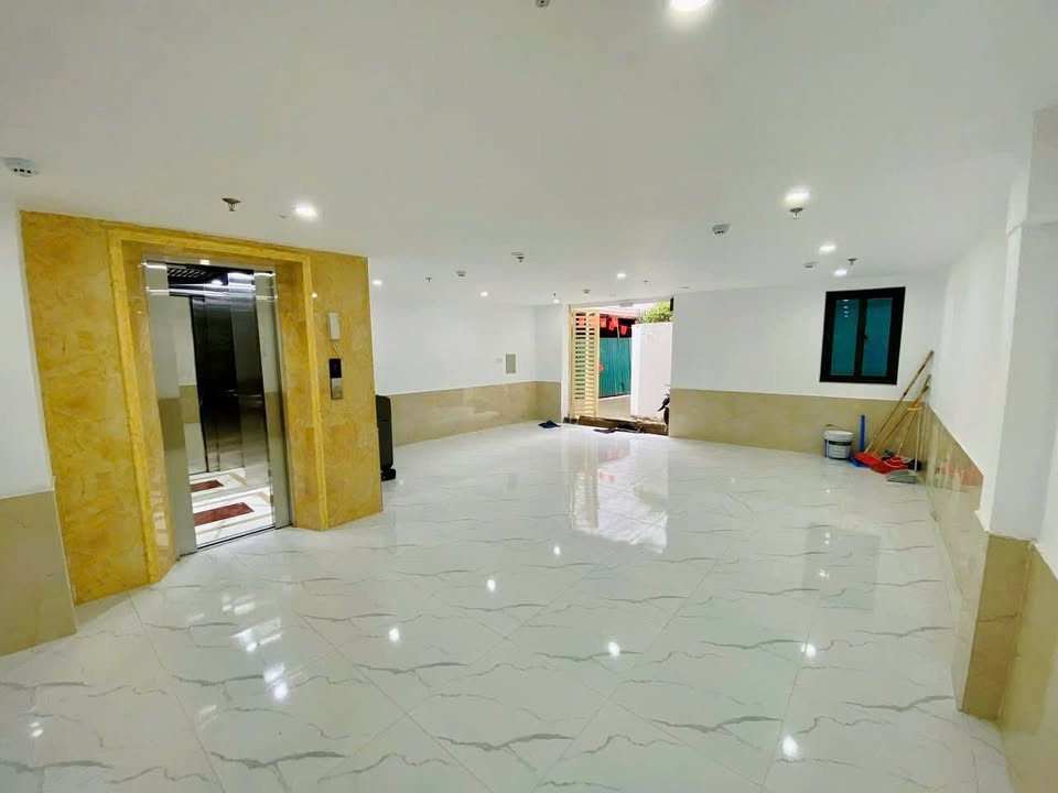 Nhà 7 Tầng Phú Diễn 56m² giá 15 tỷ - Đầu tư sinh lời ngay!