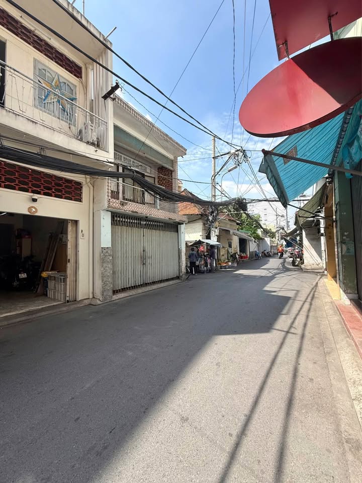 Nhà phố mặt tiền Phan Đình Phùng, Phú Nhuận 51m² - Kinh doanh sầm uất, giá thương lượng!