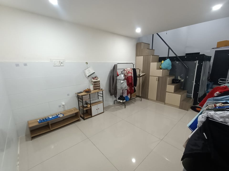 Phòng trọ Tân Phú 30m² giá 6.8 triệu - Gác lửng thoải mái, nội thất đầy đủ!