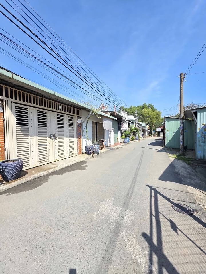 Dãy trọ 7 phòng mặt tiền Đoàn Thị Kia, Dĩ An 138.4m² chỉ 4.85 tỷ - Đầu tư sinh lời ngay!