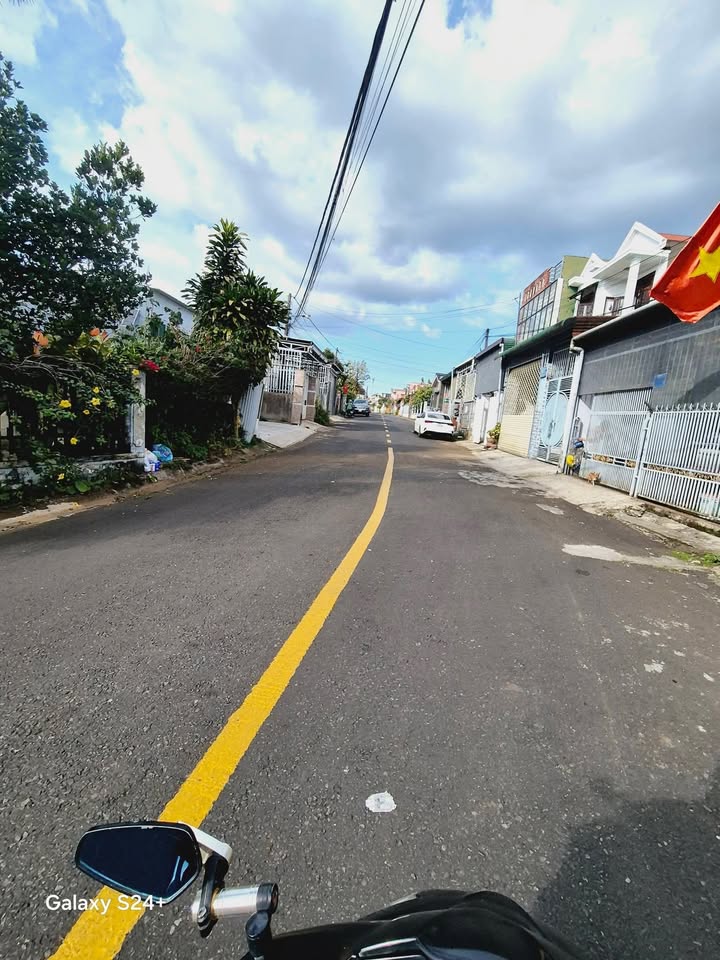 Đất ở tại Bảo Lộc 95m² giá 2.3 tỷ - Sổ đỏ chính chủ, đầu tư sinh lời!