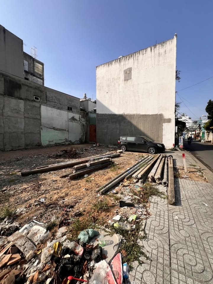 Bán gấp FrontHouse mặt tiền Đông Hưng Thuận, Quận 12, 87m² chỉ 8.5 tỷ - Địa điểm lý tưởng!