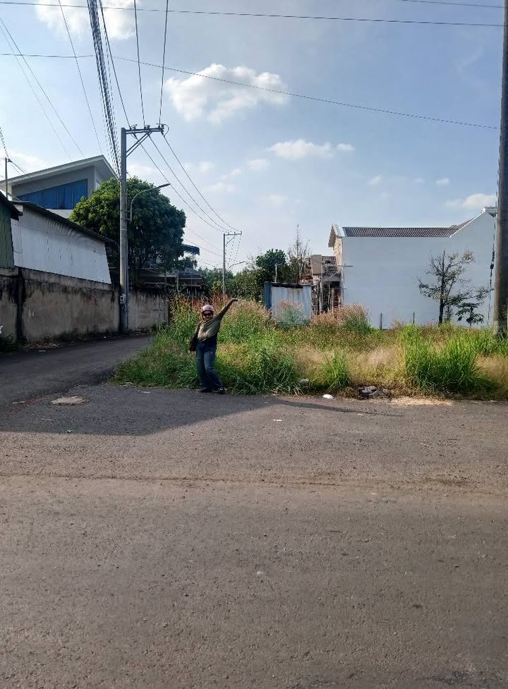 Đất nền Phường Bình Lộc, Long Khánh 100m² giá 380 triệu - Sổ đỏ chính chủ, sát chợ!