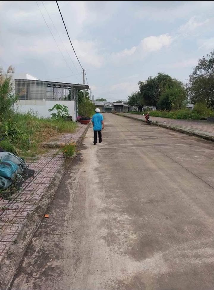 Đất nền thổ cư Khu đô thị Hoàng Tâm Cà Mau 450m² - Sổ đỏ chính chủ, giá thương lượng!