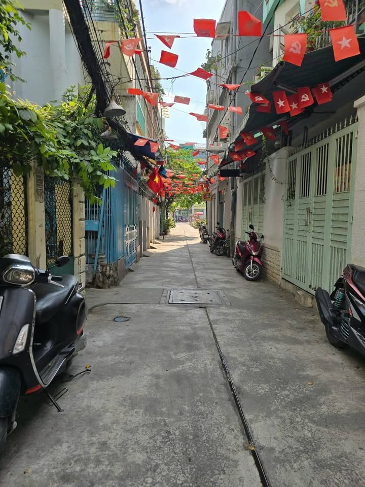 Nhà 2 Tầng 15m² tại 358 Cách Mạng Tháng 8, Quận 3 - Giá 2.48 Tỷ, Sẵn Sàng Giao Dịch!