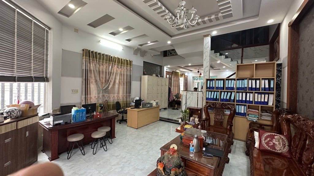 Bán Gấp Đất Kinh Doanh Phan Văn Hớn Quận 12 140m² - Cơ Hội Đầu Tư Hiếm Có!