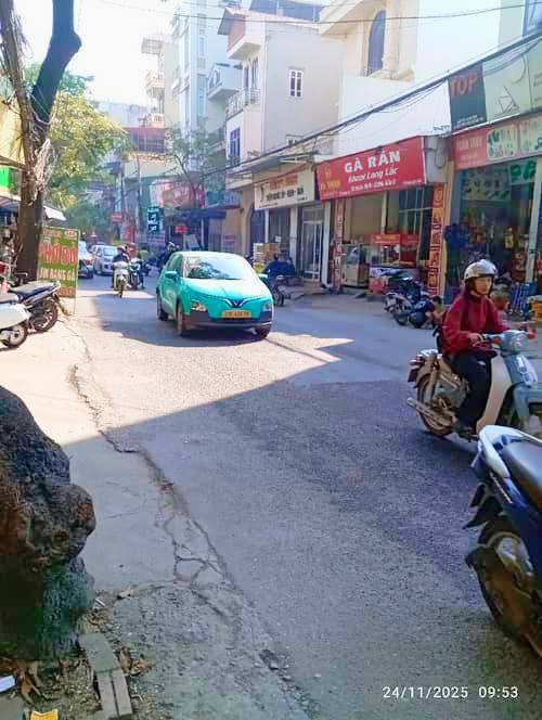 Nhà đẹp Tây Mỗ, 40m², giá 6.1 tỷ - Kinh doanh sầm uất, ngõ rộng thoáng!