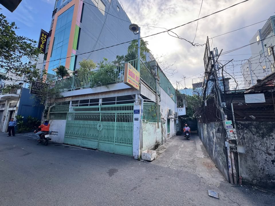 FrontHouse 210/12 Cách Mạng Tháng 8 - Diện tích 180m² giá 42 tỷ - Góc 2 mặt tiền thoáng đãng!