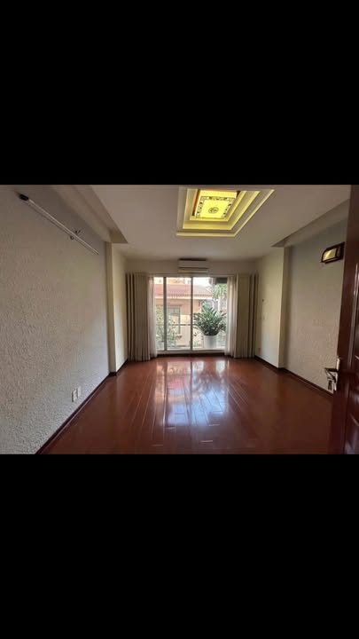 Nhà riêng Lạc Long Quân, Tây Hồ 55m² giá 19.8 tỷ - Ô tô vào tận nhà!