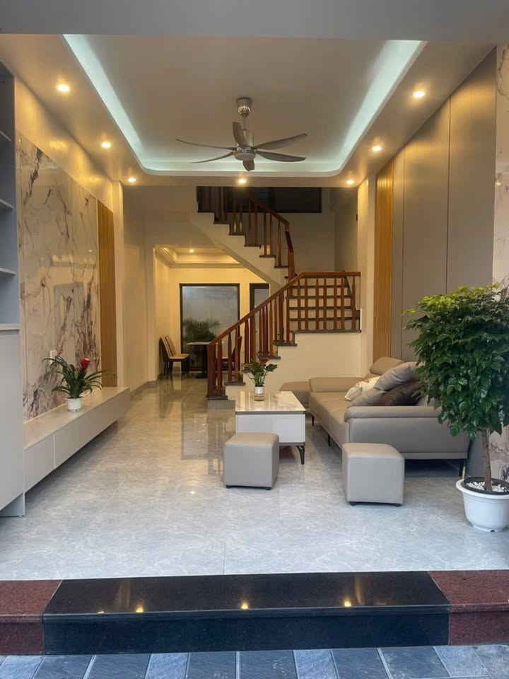 Bán nhà phố Phan Chu Trinh, phường Nhị Châu, Hải Dương 43.7m² giá 2.85 tỷ - Thiết kế hiện đại, tiện ích đầy đủ!