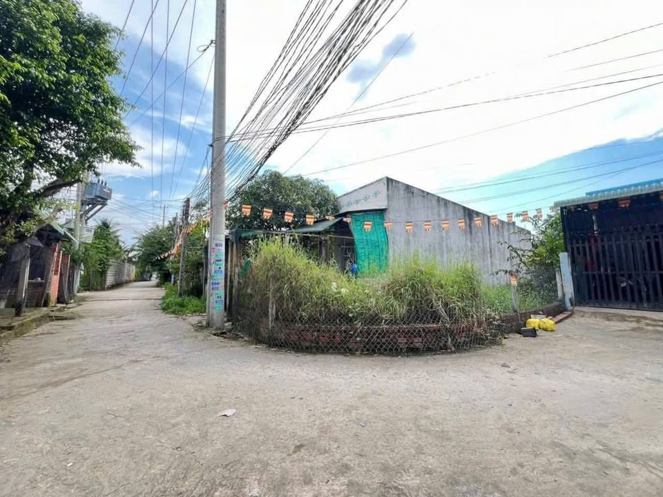 Lô đất Đức Hòa Hạ 160m² giá 1.35 tỷ - Mặt tiền đường bê tông, dân cư đông đúc!