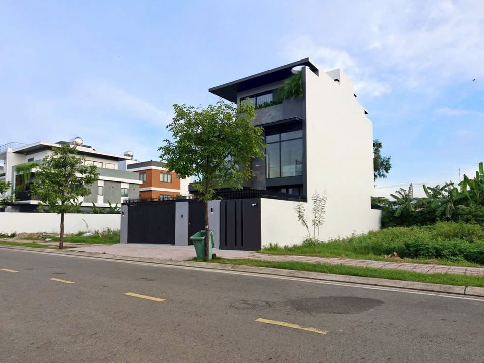 Đất nền Vĩnh Thái Nha Trang 100m² giá 5.85 tỷ - Gần khu hành chính mới!