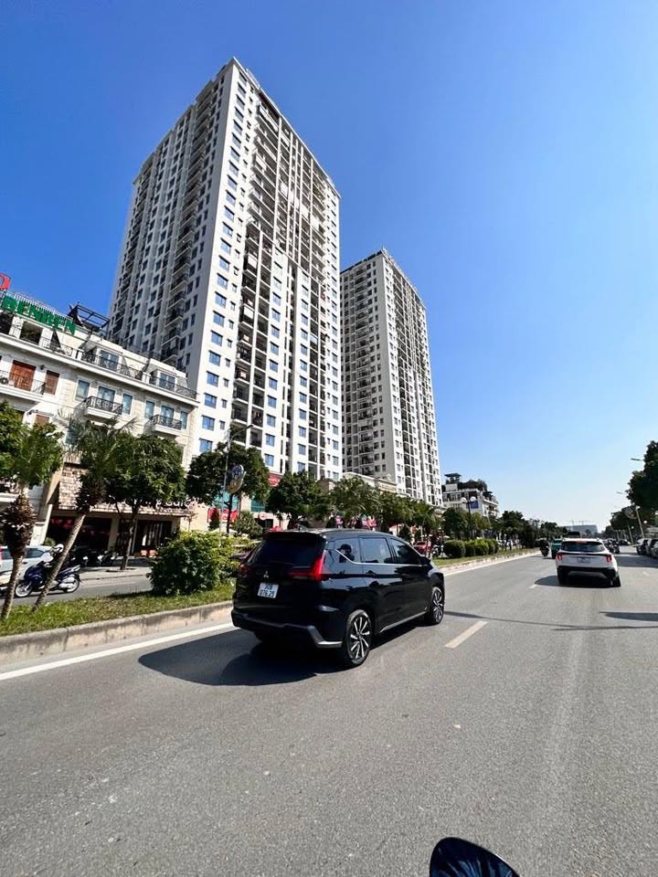 Tòa nhà văn phòng Hồng Tiến, Long Biên 475m² giá 500 triệu/m² - Đầu tư sinh lời ngay!