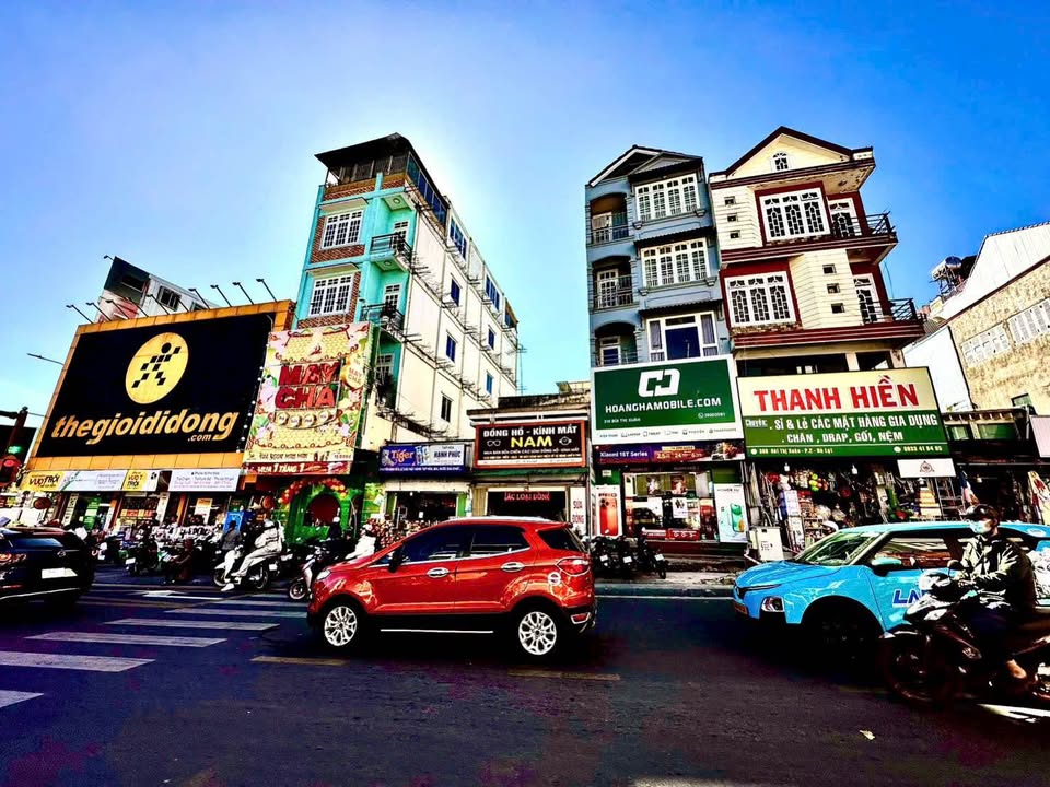 Nhà mặt phố Bùi Thị Xuân Đà Lạt 85.5m² giá 18.5 tỷ - Vị trí kinh doanh tuyệt vời!