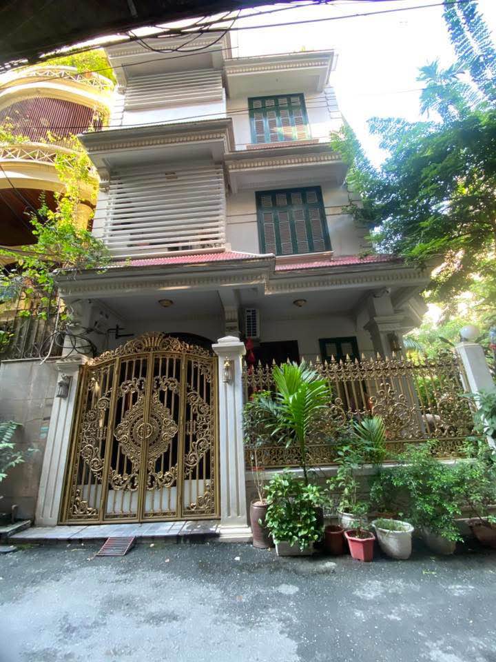 Biệt thự lô góc Ba Đình 150m² giá 81.5 tỷ - Siêu hiếm, an ninh tốt!