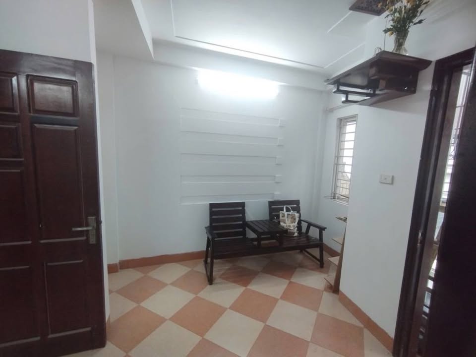 Căn hộ mini Trung Kính Cầu Giấy 38m² giá 1 tỷ - Sáng đẹp, ban công thoáng mát!