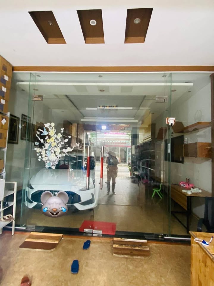 Nhà mặt tiền Tôn Đản, Quận 4 - 3 tầng, 105m² - Giá chỉ 7.45 tỷ, sẵn sàng thương lượng!