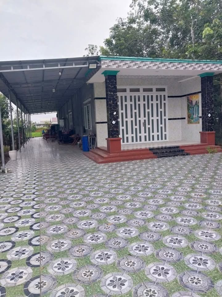 Đất thổ cư Lộc Hưng Trảng Bàng 640m² giá 2.4 tỷ - Gần chợ và trường học!