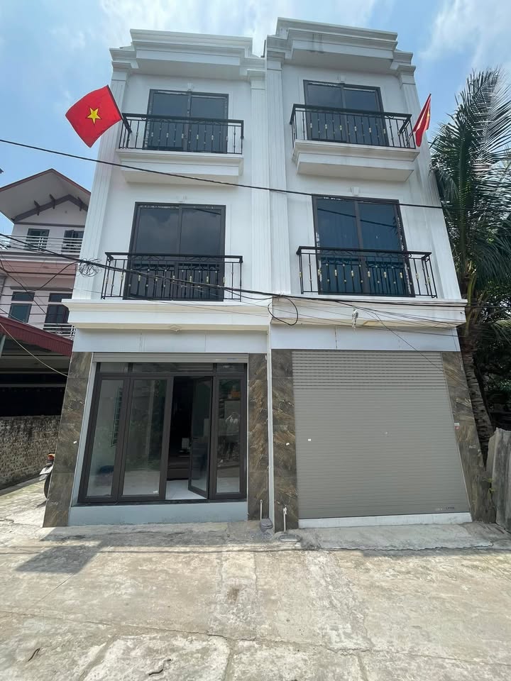 Nhà nguyên căn Vân Nội, Đông Anh 3 tầng giá 8 triệu - Sẵn sàng vào ở ngay!