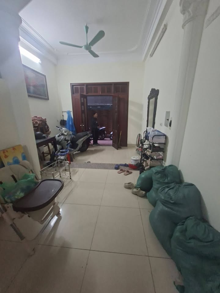 Nhà cho thuê Ngõ Hòa Bình 7, Quận Hai Bà Trưng 45m² - Phù hợp gia đình lớn!
