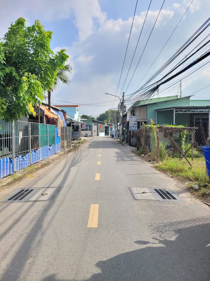 Đất mặt tiền 93.9m² đường Trần Thị Xanh, Dĩ An - Kinh doanh tuyệt vời chỉ 3.9 tỷ!