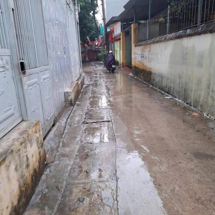 Nhà 4 tầng tại Đại Mỗ 35m² - Vị trí đẹp, gần chợ và trường học!