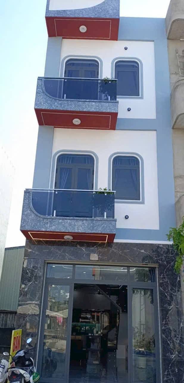 Nhà phố KDC Lê Phong An Phú 68.6m² giá 4 tỷ - Thiết kế 3 tầng đẹp mắt!