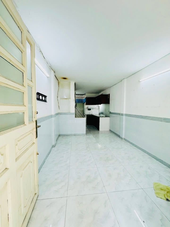 Nhà phố Phước Long B Thủ Đức 31m² giá 3.3 tỷ - Hẻm xe hơi tiện lợi!