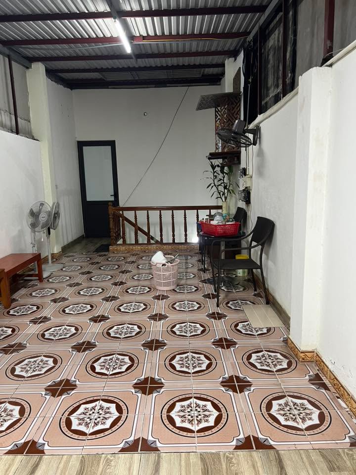 Phòng cho thuê mặt đường Cù Chính Lan, Đồng Tiến 70m² chỉ 900K - Cơ hội tuyệt vời cho bạn!