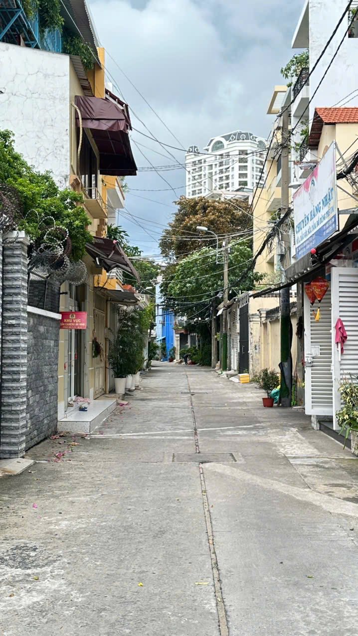 Nhà bán quận 11, 68m² giá 10.9 tỷ - Chính chủ, đường xe hơi