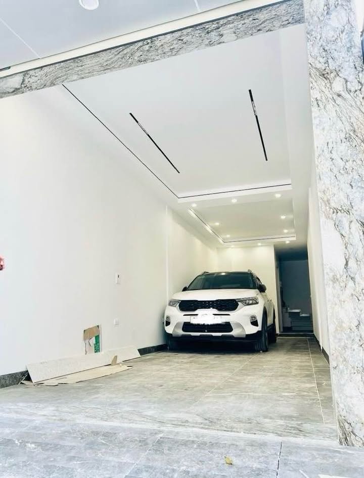 Nhà đẹp Cầu Giấy 51m² giá 22 tỷ - Full nội thất, ở ngay!