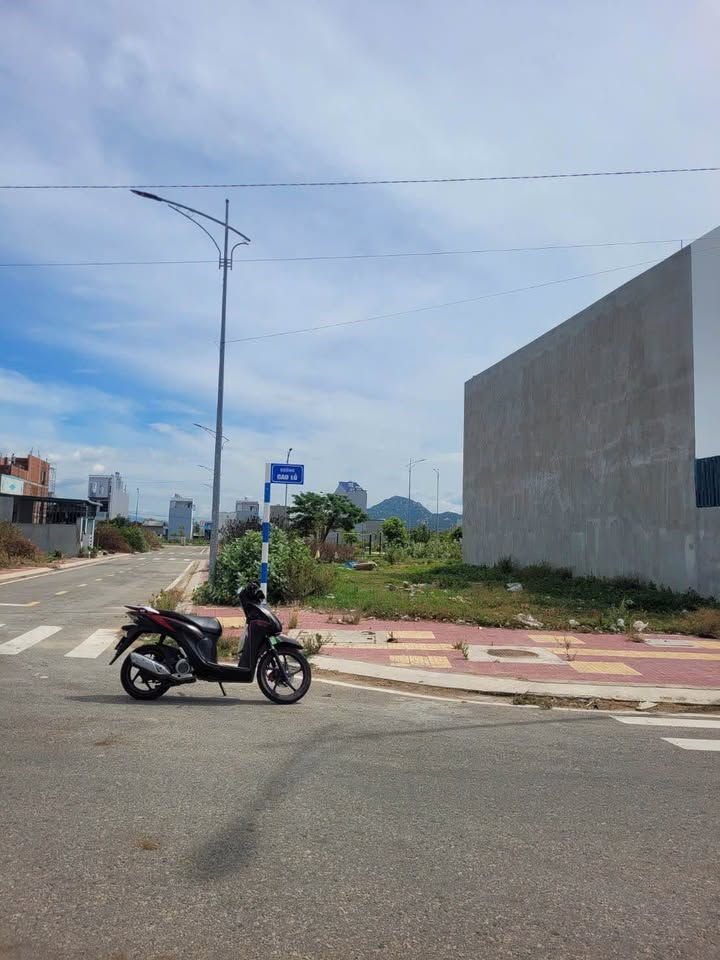 Đất lô góc 117m² Phan Đăng Lưu - Giá chỉ 2.75 tỷ, đầu tư sinh lời cao!