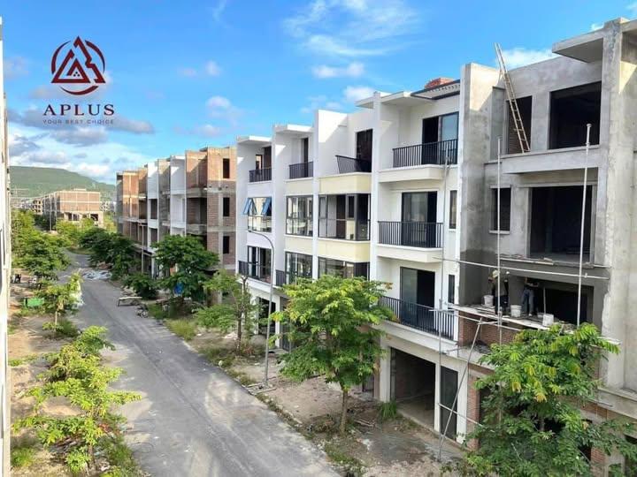 Townhouse FLC Tropical Hạ Long 75m² giá 2.417 tỷ - Nhà 4 tầng hiện đại sẵn sàng ở!