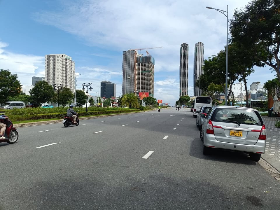 Nhà mặt tiền Phó Đức Chính, Sơn Trà 200m² giá 16 tỷ - Đầu tư sinh lời ngay!