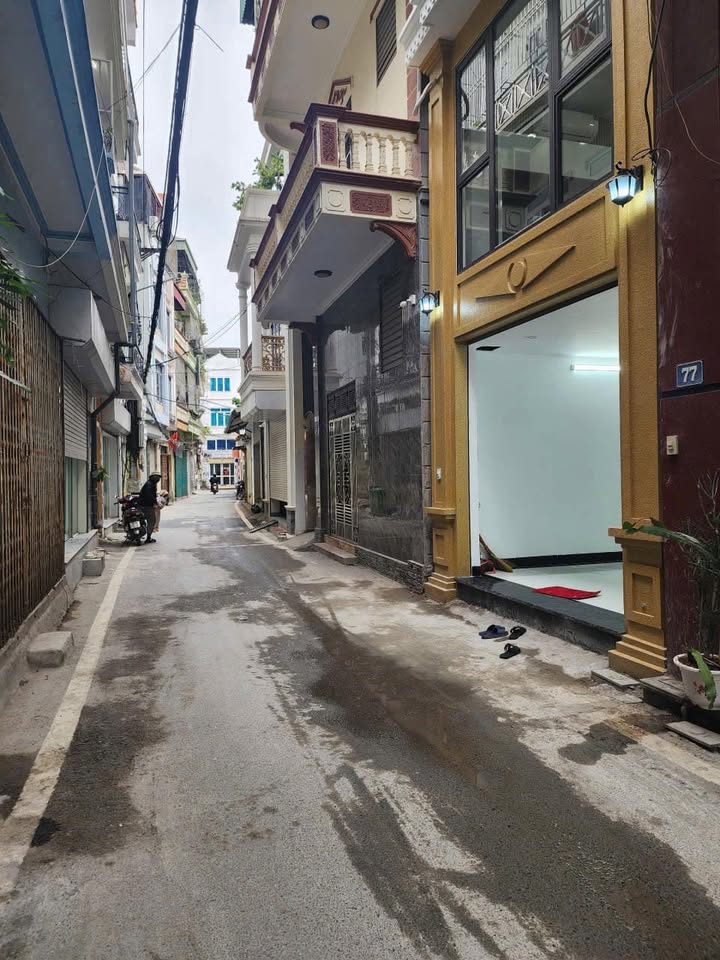 Nhà 6 tầng Kim Chung Hoài Đức 35m² giá 10 tỷ - Full nội thất, thang máy nhập khẩu!