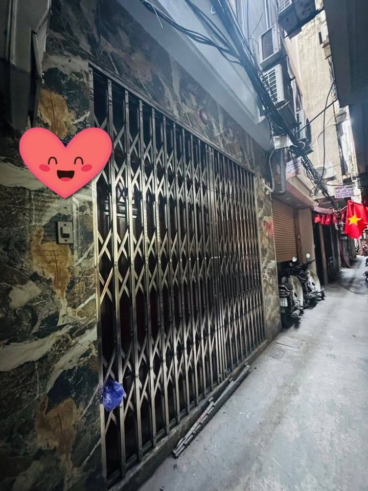 Nhà mặt ngõ Văn Hương Đống Đa 40m² giá 11 tỷ - Kinh doanh sầm uất!