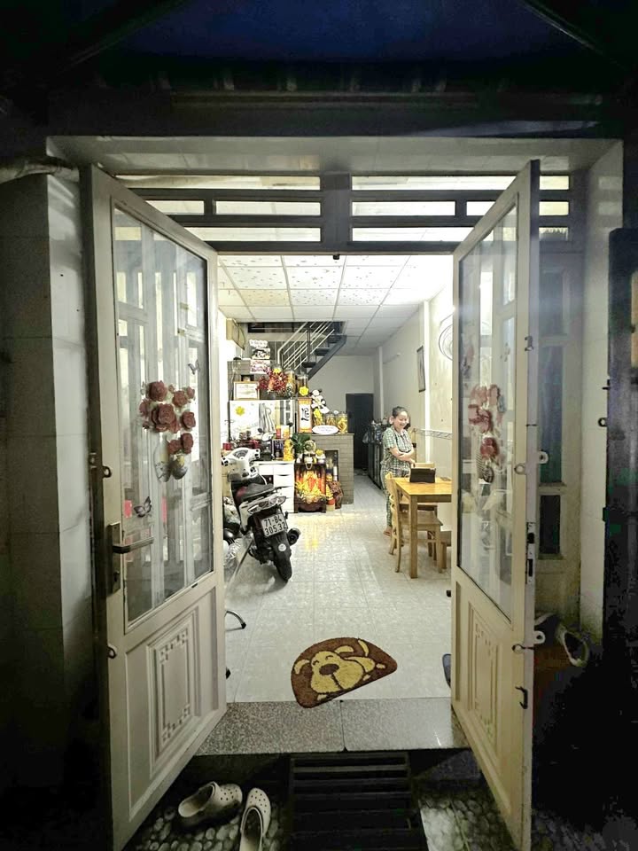 Nhà hẻm Nguyễn Trãi 28m² giá 3.3 tỷ - Nhà mới, pháp lý sạch!