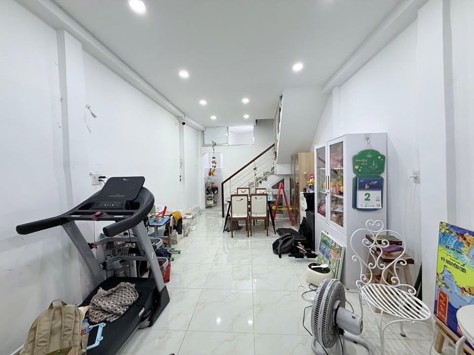 Nhà riêng Cách Mạng Tháng 8 Q10 39m² giá 6.8 tỷ - Sổ hồng chính chủ, ô tô vào tận nơi!