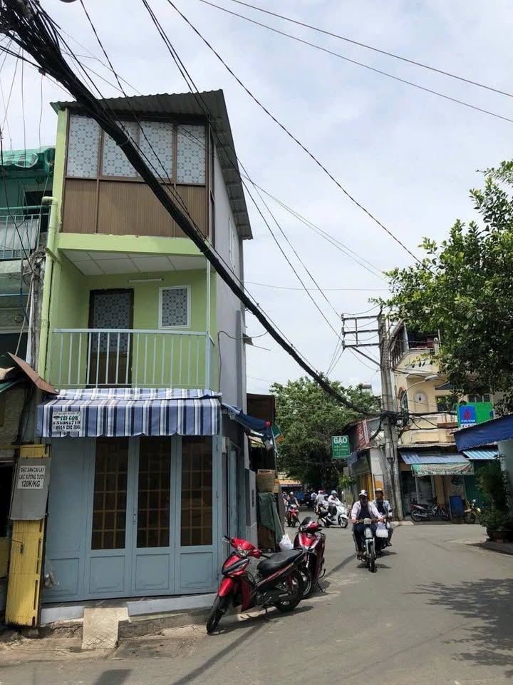 Nhà mặt tiền 135 Hoàng Xuân Nhị, Tân Phú 15m² giá 2.3 tỷ - Góc 2 mặt tiền kinh doanh lý tưởng!