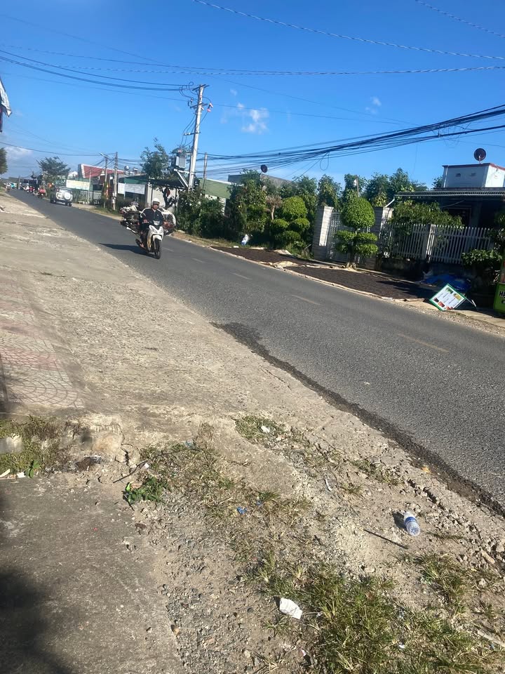 Nhà mặt tiền Đinh Văn Lâm, Lâm Hà 4900m² - Cơ hội đầu tư tuyệt vời!