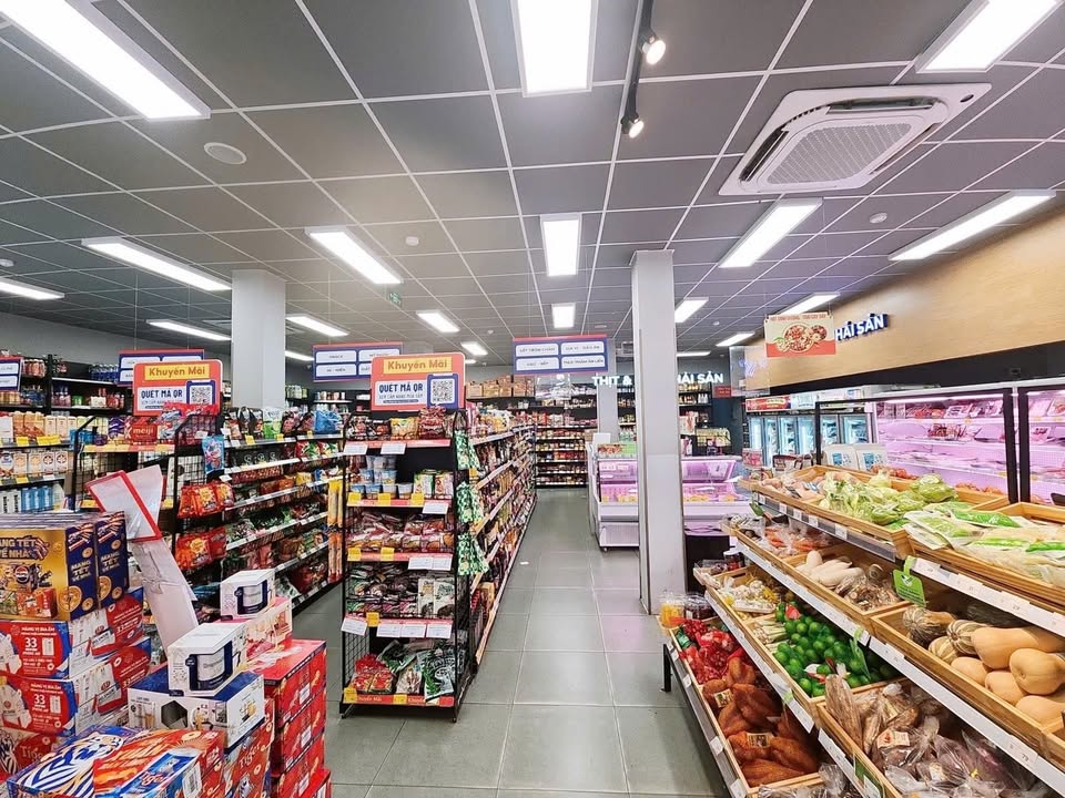 Bán nhà mặt tiền Phú Thuận Quận 7, diện tích 160m², giá 38 tỷ - Kinh doanh sầm uất!