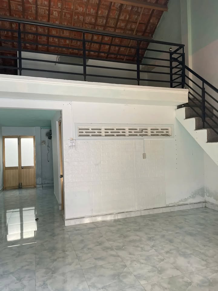 Nhà gác lửng đường Võ Văn Dũng, 60m², giá 2.4 tỷ - Sổ đỏ chính chủ!