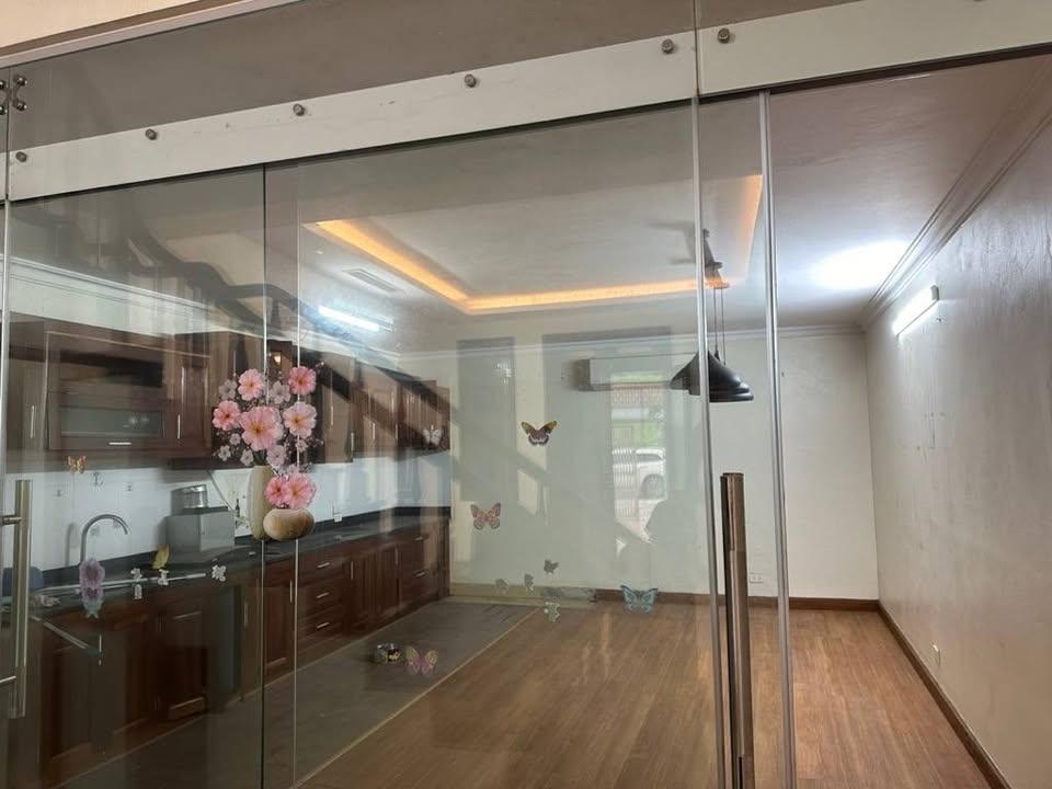 Bán nhà mặt đường Cự Khối Long Biên 70m² giá 17 tỷ - Đón Tết ngay tại nơi lý tưởng!